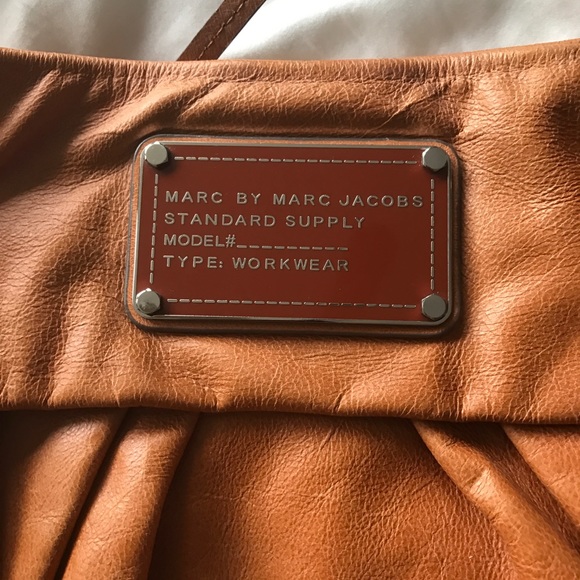 Marc by Marc Jacobs leather Hillier Hobo Bag - Picture 2 of 5